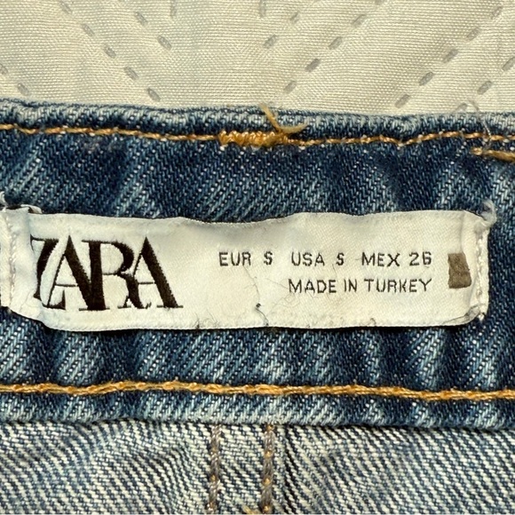 Zara Denim Mini Skirt Raw Hem Distressed Size Small - Picture 5 of 7